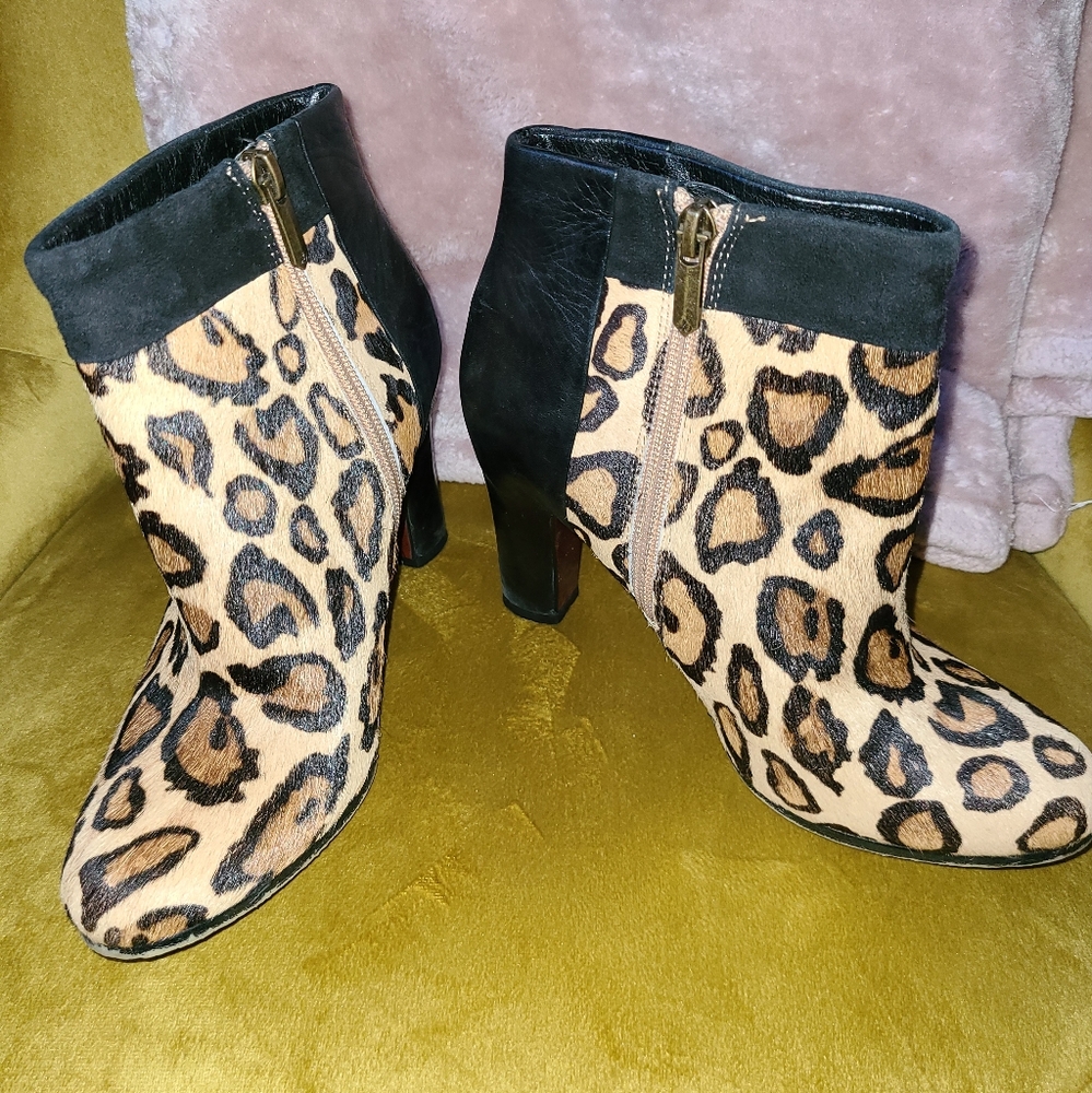 Sam Edelman Leopard booties